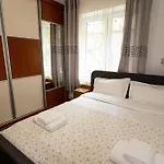 Retro With A Barkyard - Pet Friendly بيت للعطل *
