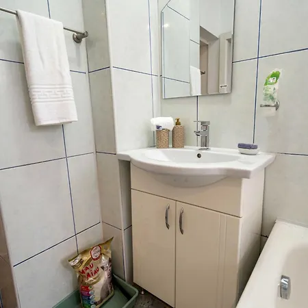 Retro With A Barkyard - Pet Friendly Holiday home