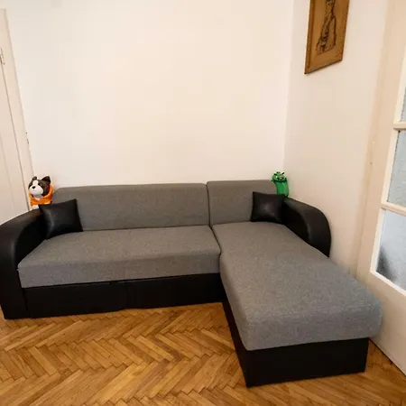 Retro With A Barkyard - Pet Friendly