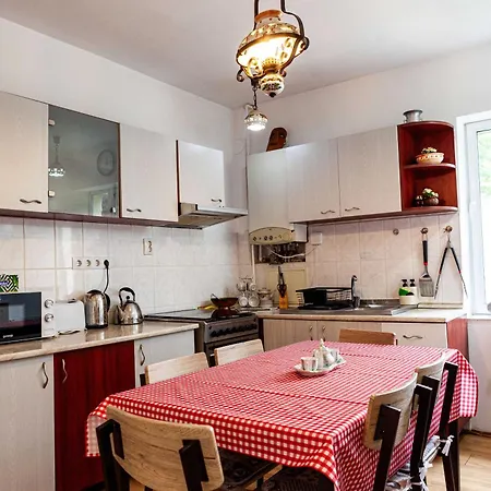 Holiday home Retro With A Barkyard - Pet Friendly *