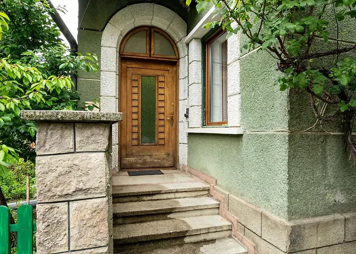 Retro With A Barkyard - Pet Friendly 別荘 *