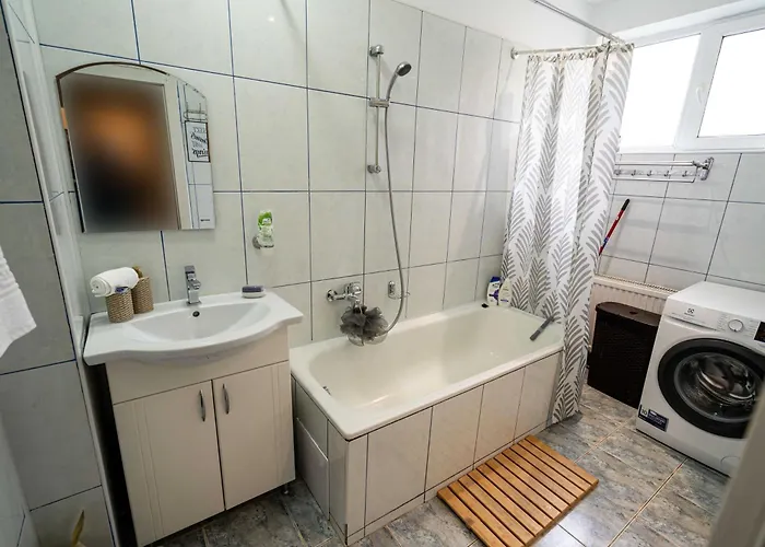 Retro With A Barkyard - Pet Friendly