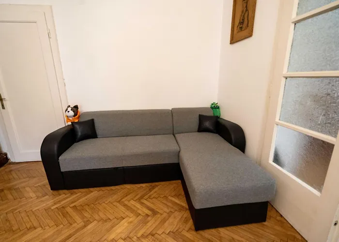 Retro With A Barkyard - Pet Friendly