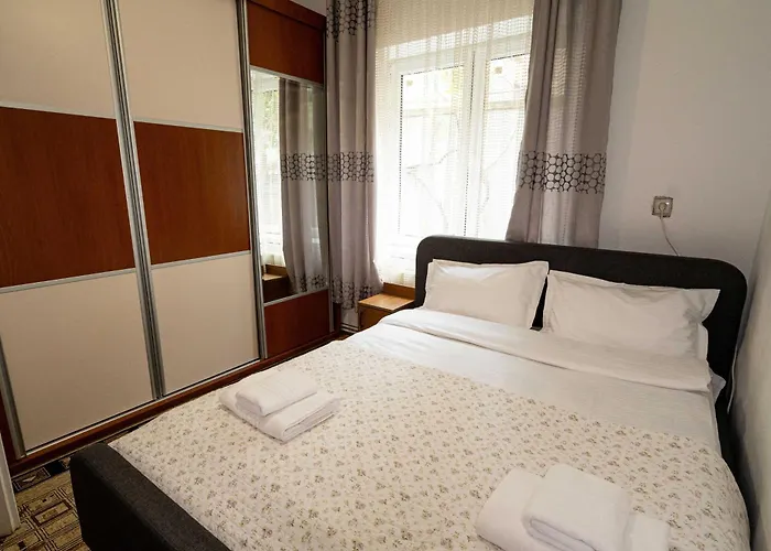 Retro With A Barkyard - Pet Friendly 別荘 *