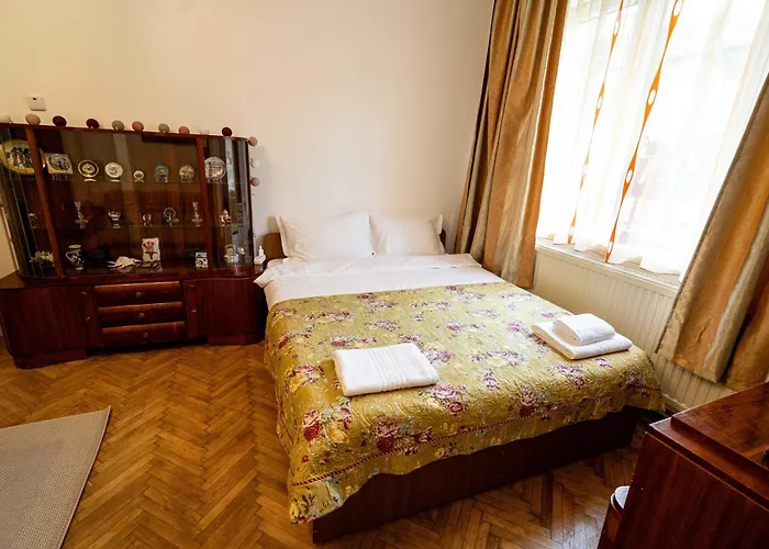 Retro With A Barkyard - Pet Friendly 別荘 *